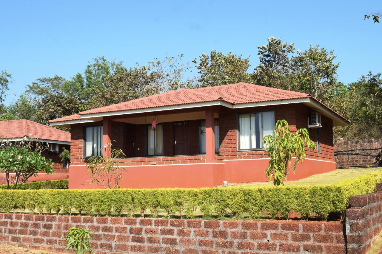 Regenta Resort Mango Village Guhagar Kudān エクステリア 写真