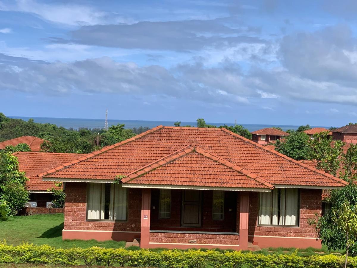 Regenta Resort Mango Village Guhagar Kudān エクステリア 写真