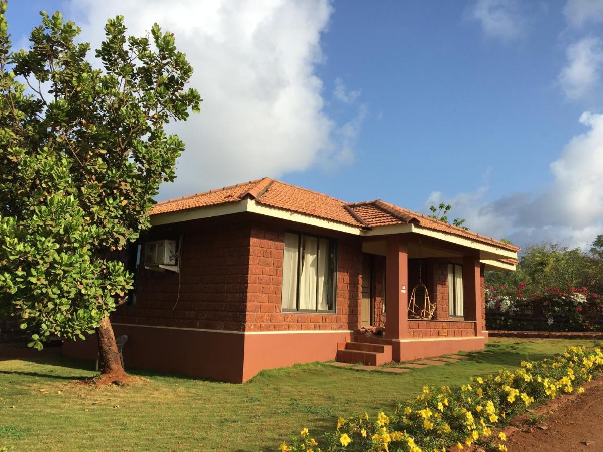 Regenta Resort Mango Village Guhagar Kudān エクステリア 写真