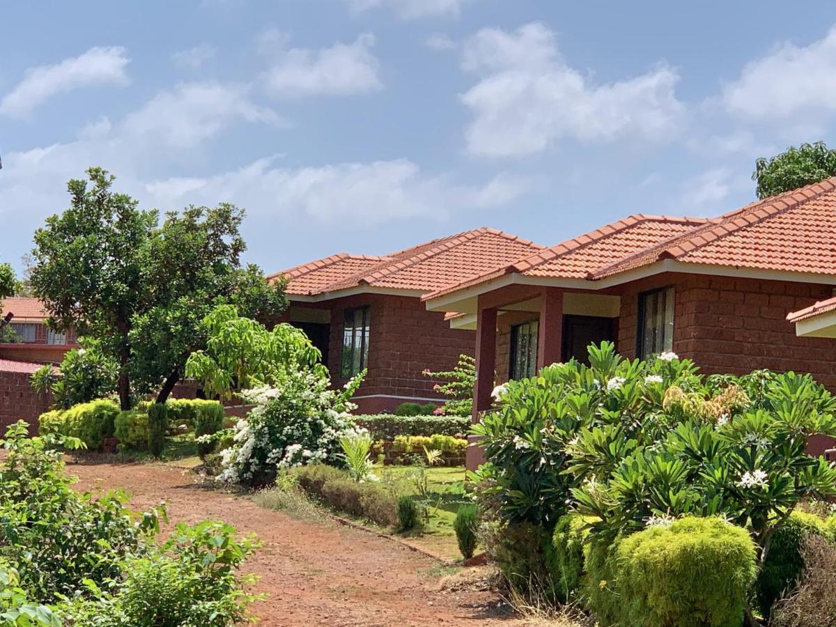 Regenta Resort Mango Village Guhagar Kudān エクステリア 写真
