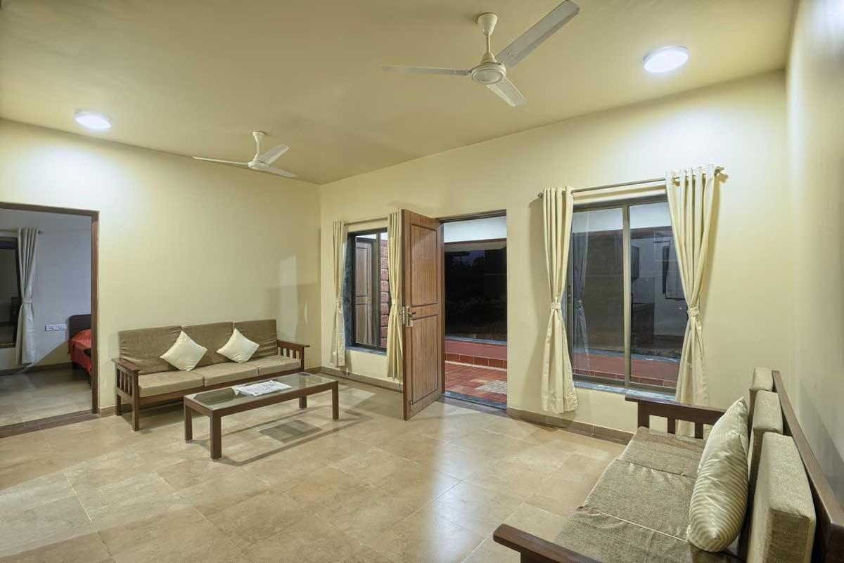 Regenta Resort Mango Village Guhagar Kudān エクステリア 写真