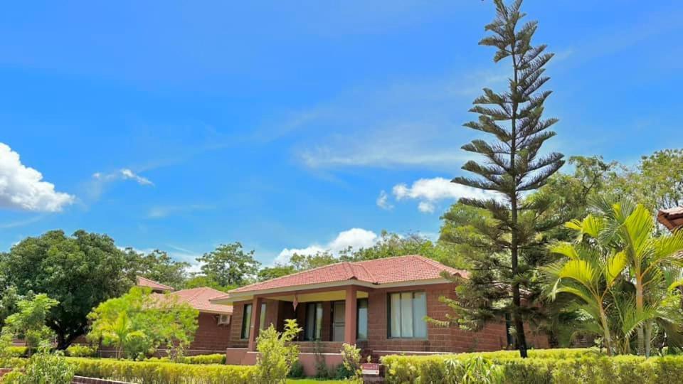 Regenta Resort Mango Village Guhagar Kudān エクステリア 写真